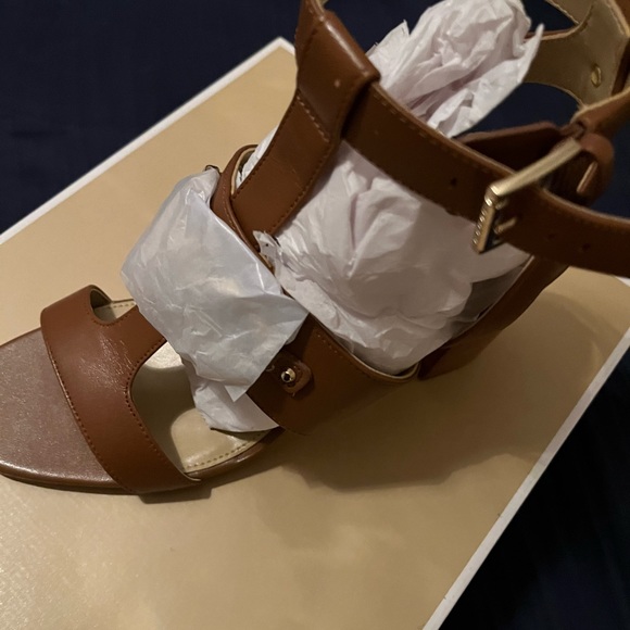 New - Picture 5 of 5